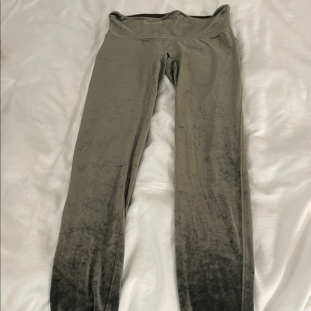 Spanx leggings size large.